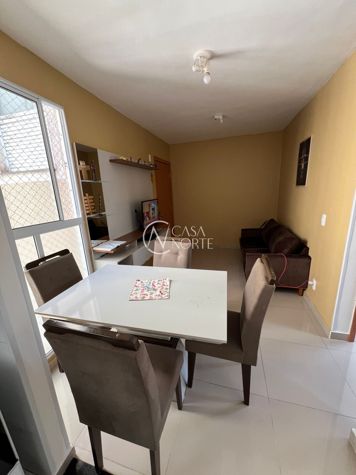 Apartamento à venda com 2 quartos, 46m², 1 vaga, Rua Sete Mil e Oito no bairro Restinga em Porto Alegre