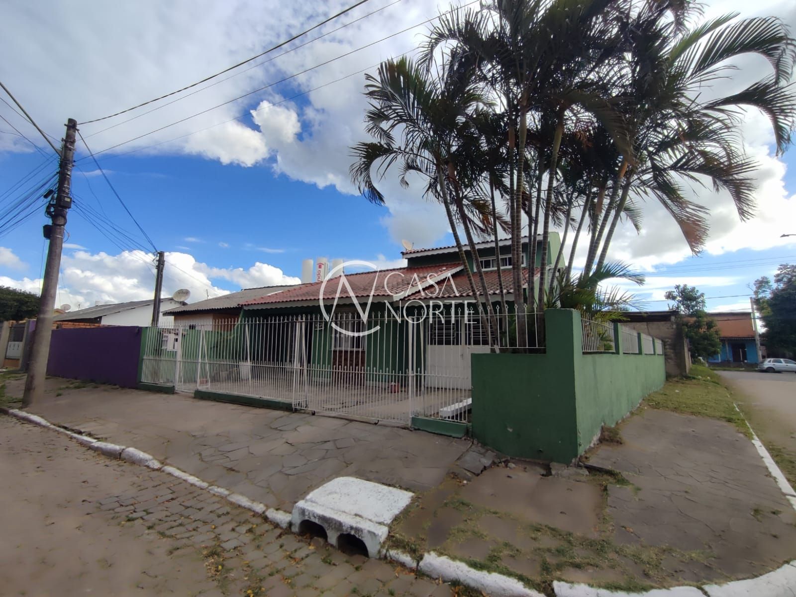 Casa à venda com 3 quartos, 165m², 1 suíte, 2 vagas, Acesso Rio Volga no bairro Restinga em Porto Alegre