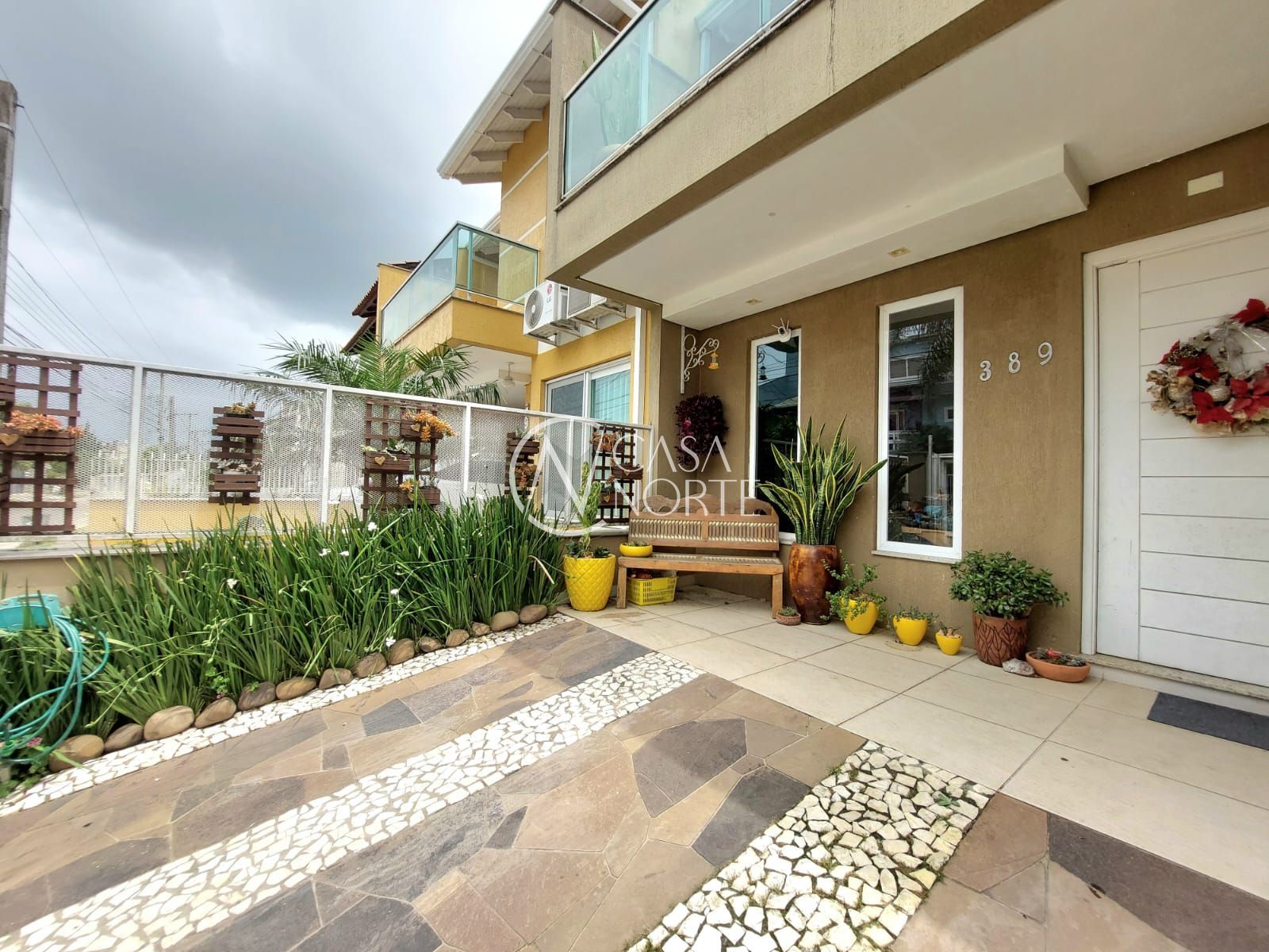 Casa à venda com 3 quartos, 152m², 1 suíte, 2 vagas, Rua Guatambu no bairro Hípica em Porto Alegre