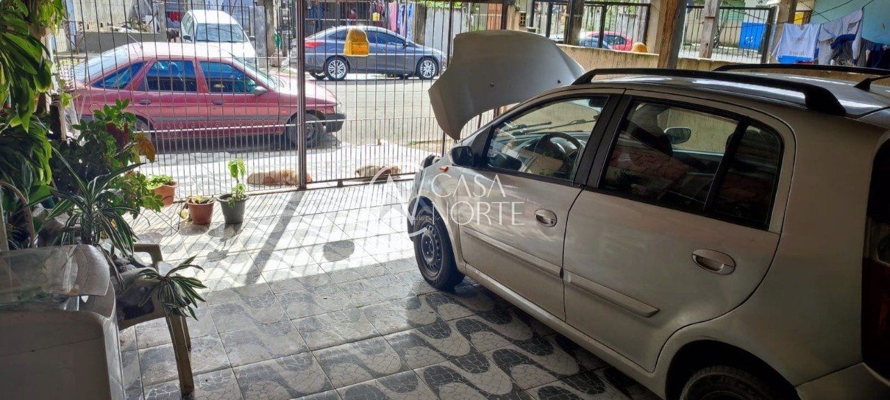 Casa à venda com 2 quartos, 75m², 1 suíte, 2 vagas, Rua Oscar Antunes de Oliveira no bairro Hípica em Porto Alegre