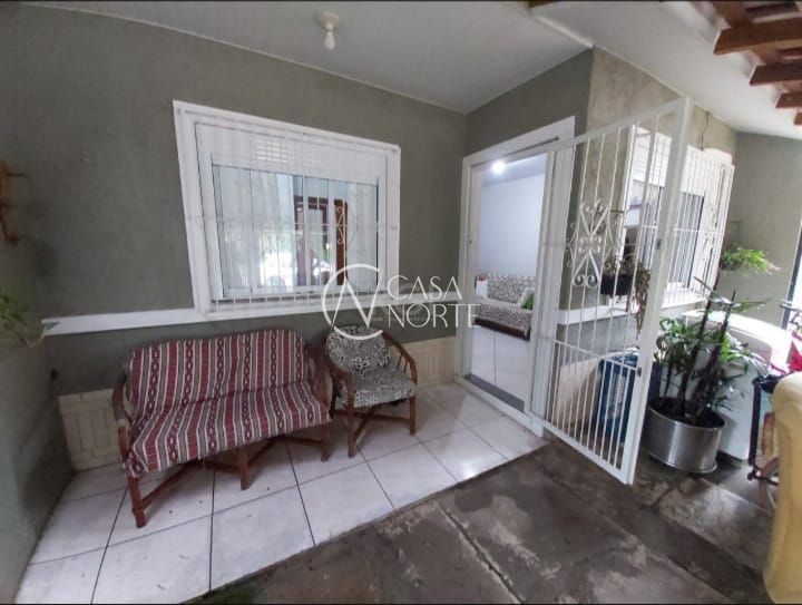 Casa à venda com 2 quartos, 52m², 1 vaga, Rua Newton Silveira Netto no bairro Hípica em Porto Alegre