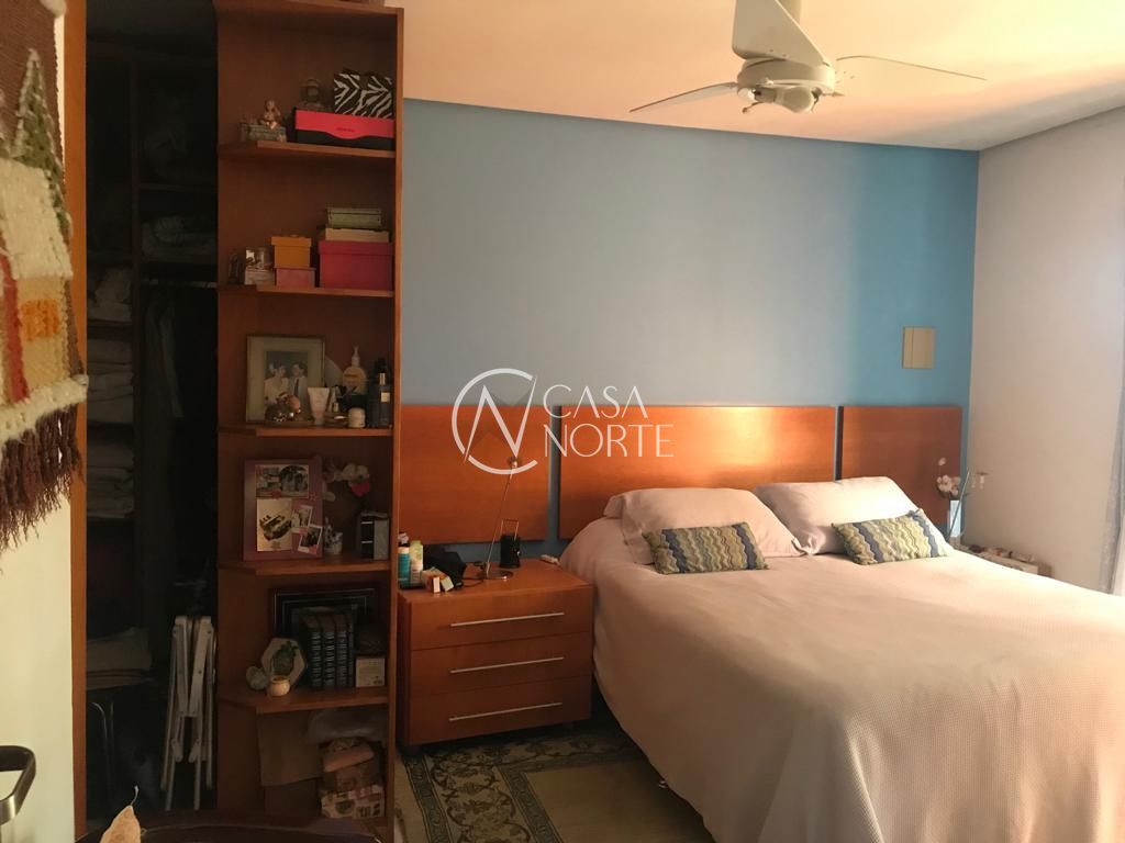 Casa à venda com 3 quartos, 300m², 1 suíte, 4 vagas, Rua Jair de Moura Calixto no bairro Ipanema em Porto Alegre