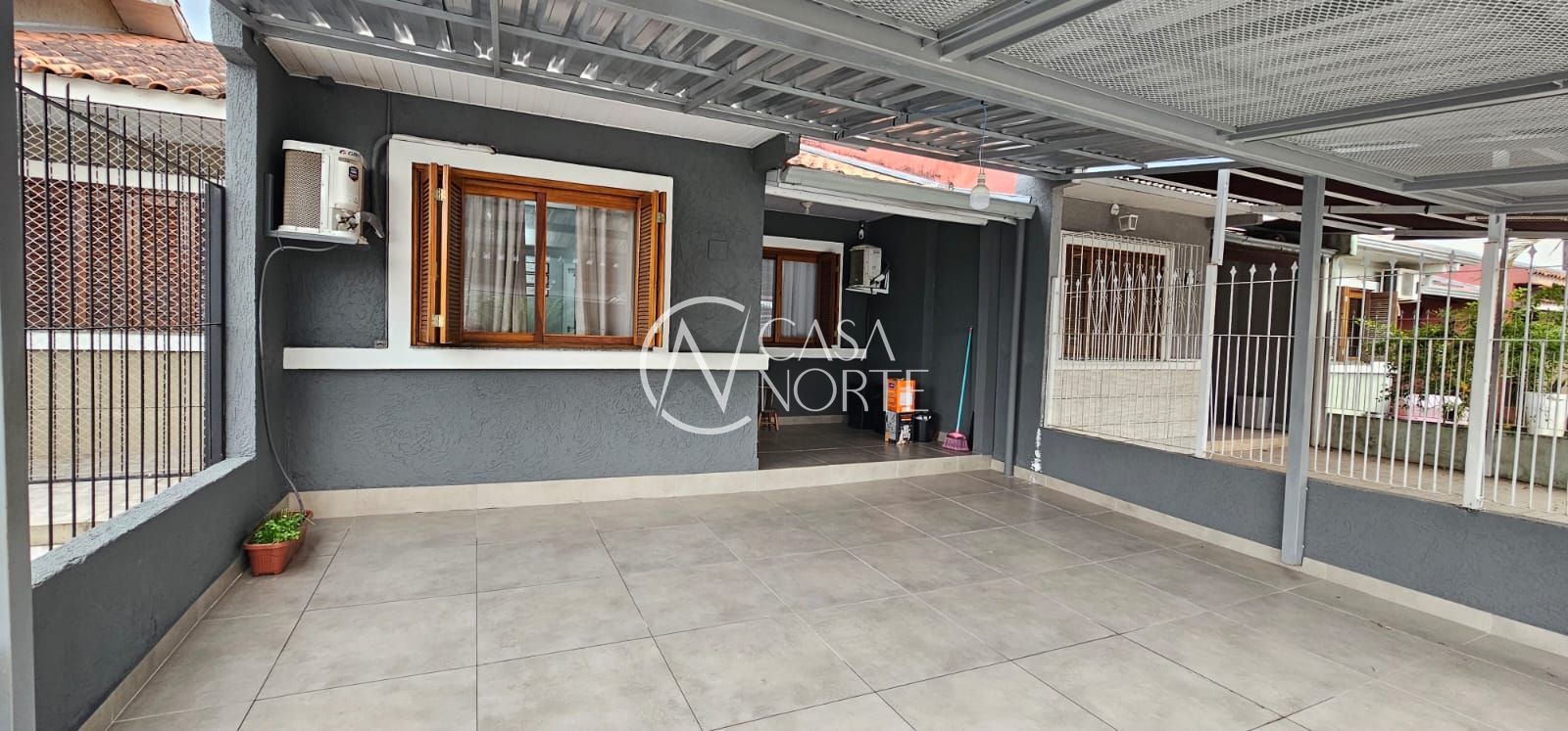 Casa à venda com 3 quartos, 100m², 2 vagas, Rua José Carlos Bohne no bairro Hípica em Porto Alegre