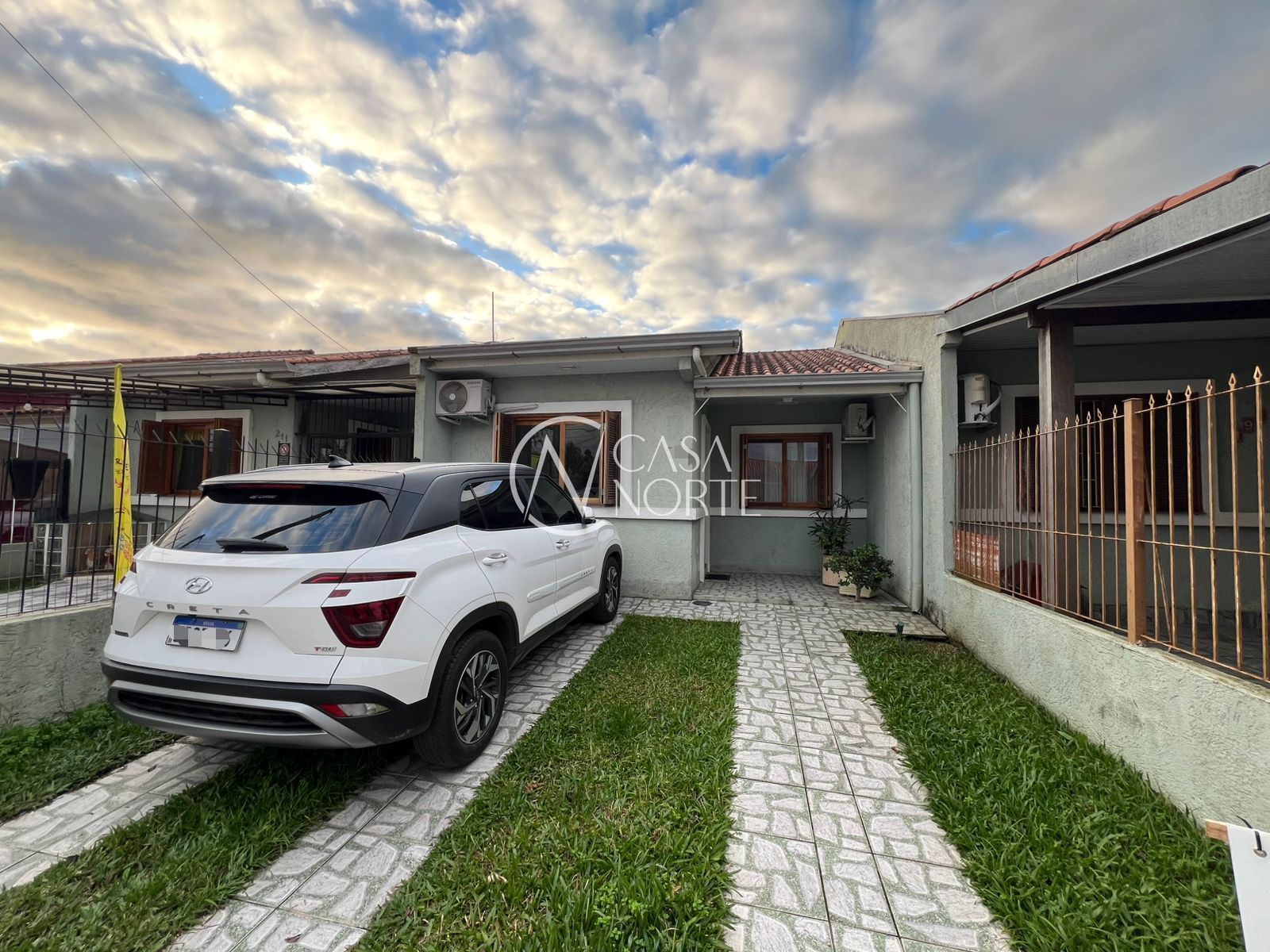 Casa à venda com 3 quartos, 53m², 1 vaga, Rua João Pinheiro Machado no bairro Hípica em Porto Alegre