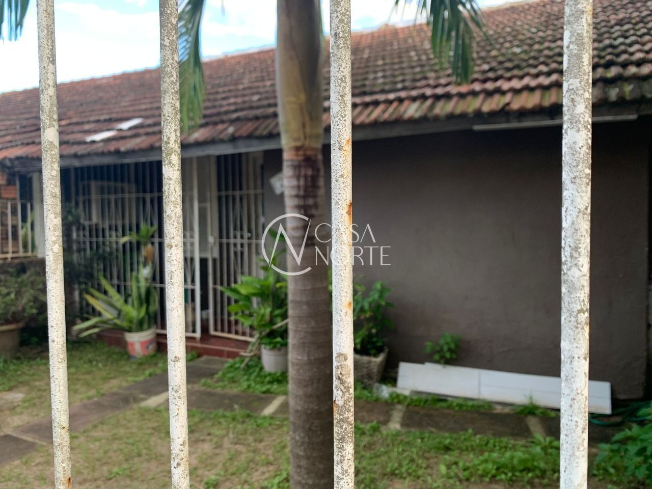 Casa à venda com 3 quartos, 110m², 1 suíte, 2 vagas, Rua Tenente Arizoly Fagundes no bairro Restinga em Porto Alegre