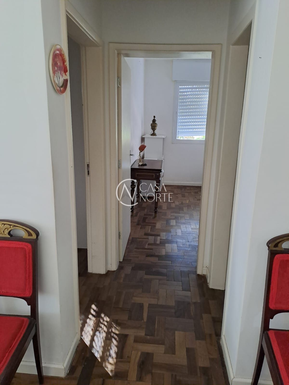 Apartamento à venda com 2 quartos, 52m², 1 vaga, Avenida Professor Oscar Pereira no bairro Santo Antônio em Porto Alegre