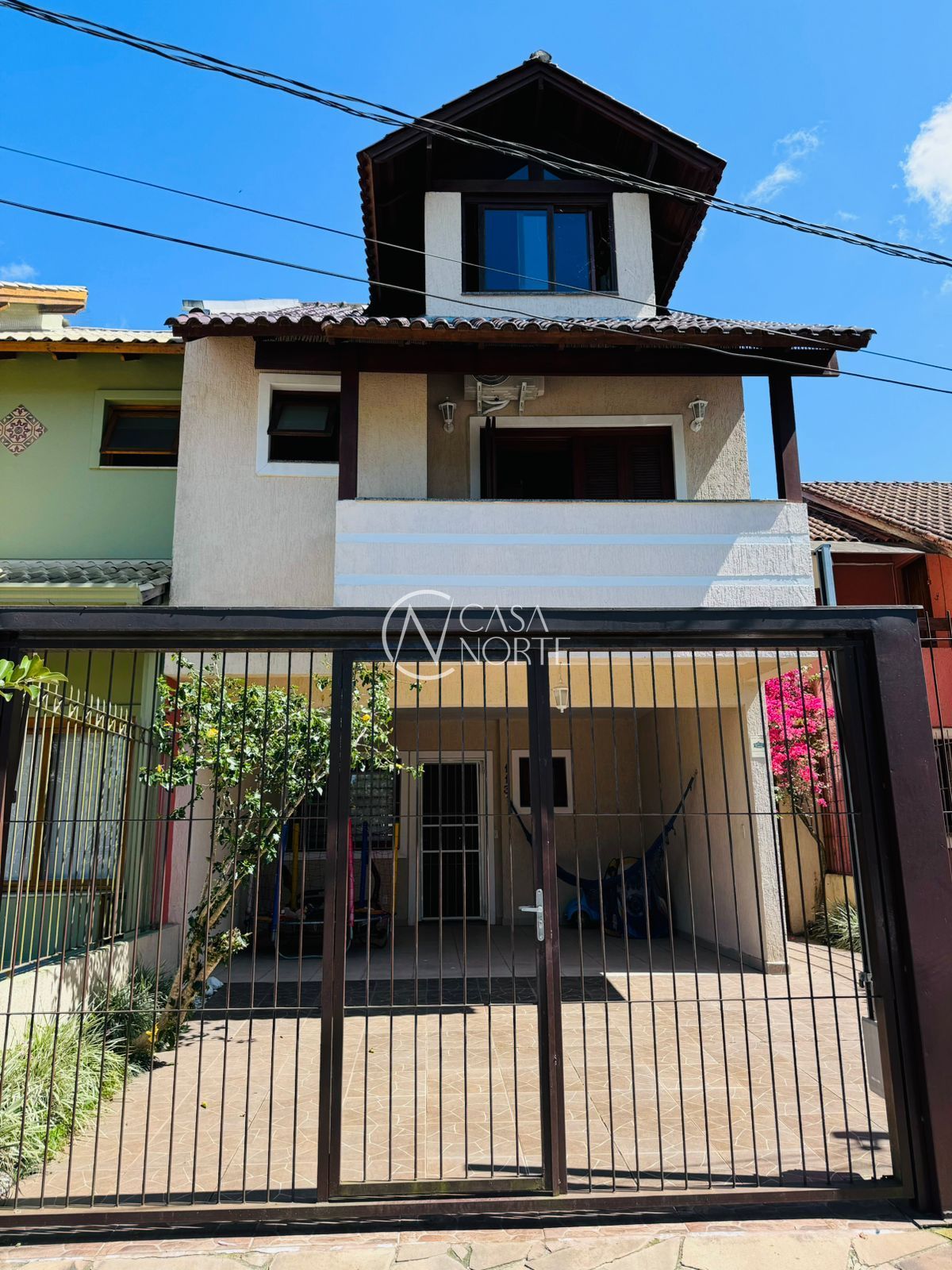 Casa à venda com 3 quartos, 150m², 1 suíte, 2 vagas, Rua Fernando Jorge Schneider no bairro Hípica em Porto Alegre