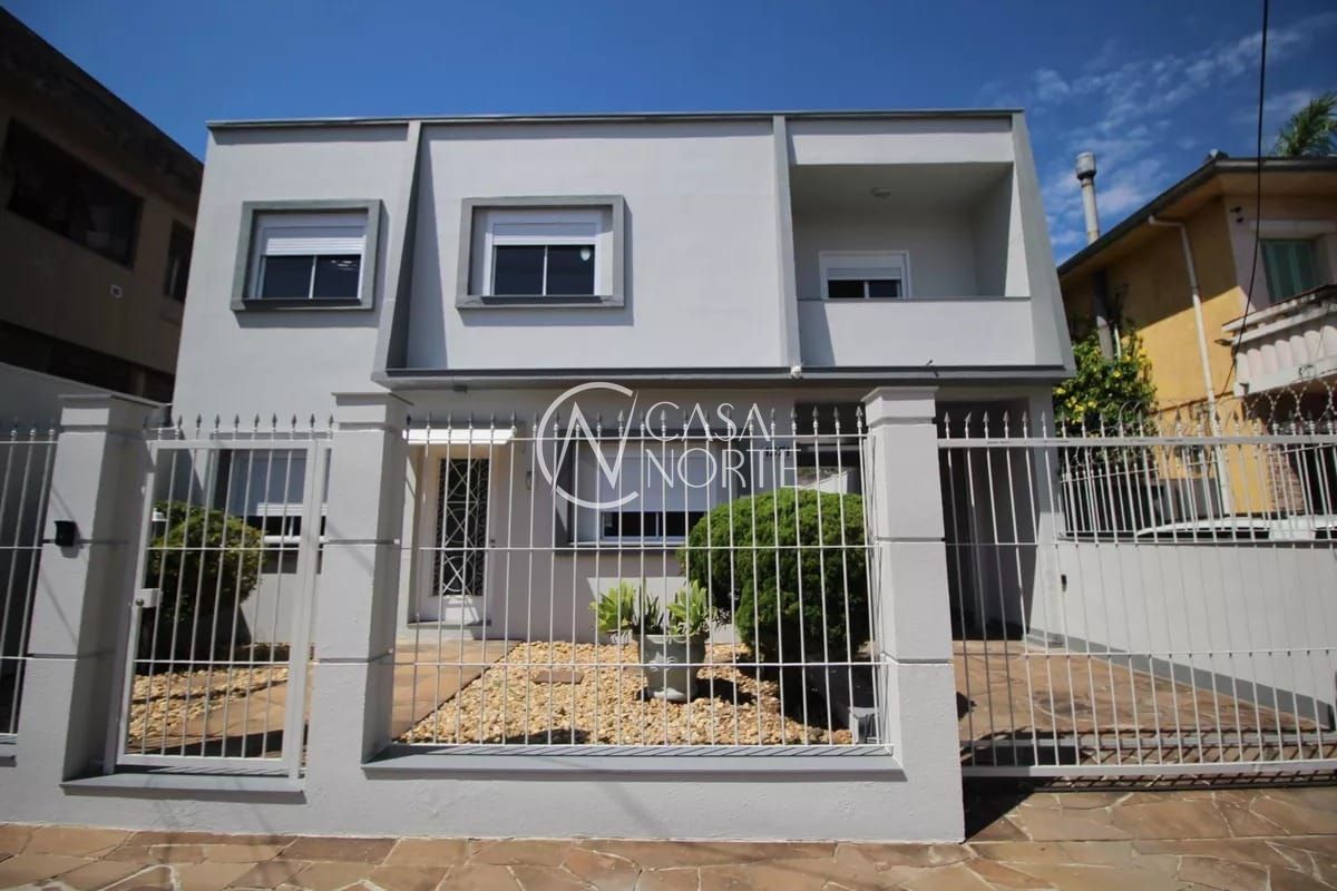 Casa à venda com 3 quartos, 310m², 1 suíte, 6 vagas, Avenida Pátria no bairro São Geraldo em Porto Alegre