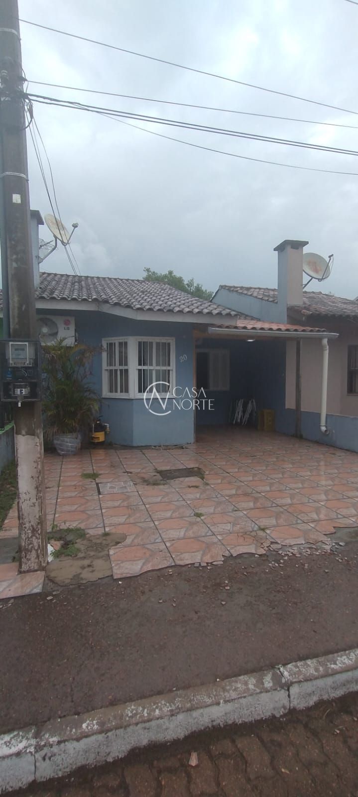 Casa à venda com 2 quartos, 48m², 1 vaga, Rua Capitão Pedroso no bairro Restinga em Porto Alegre