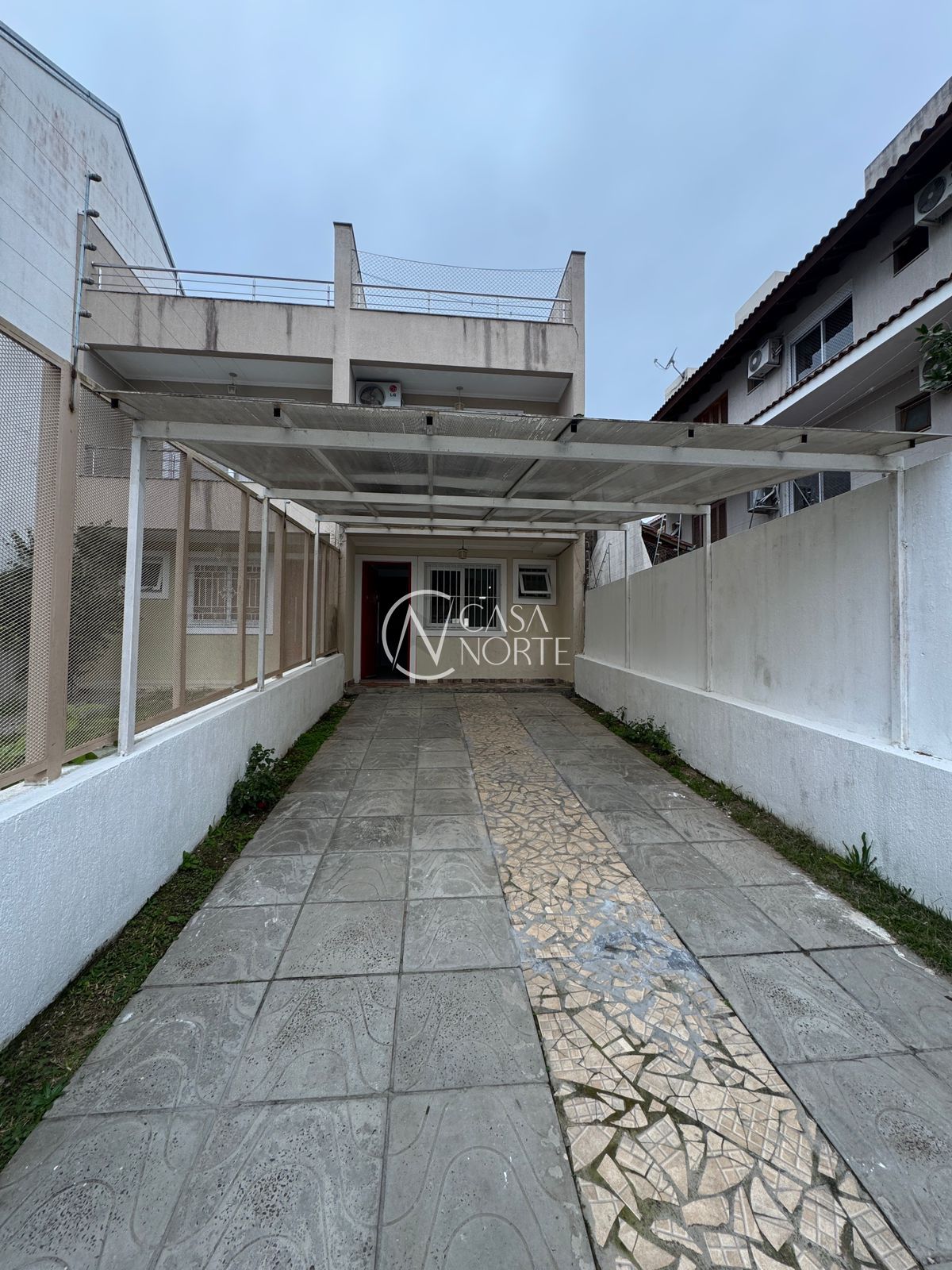 Casa à venda com 3 quartos, 119m², 3 suítes, 2 vagas, Rua Ilari Arlindo Basei no bairro Guarujá em Porto Alegre