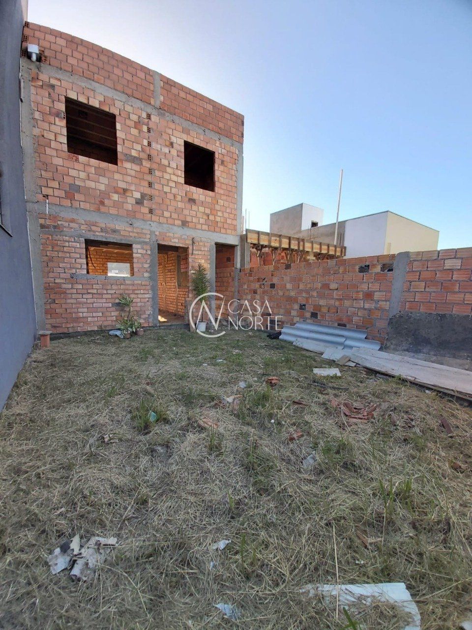 Casa à venda com 2 quartos, 100m², 1 suíte, 2 vagas, Rua Jorge Babot Miranda no bairro Aberta dos Morros em Porto Alegre