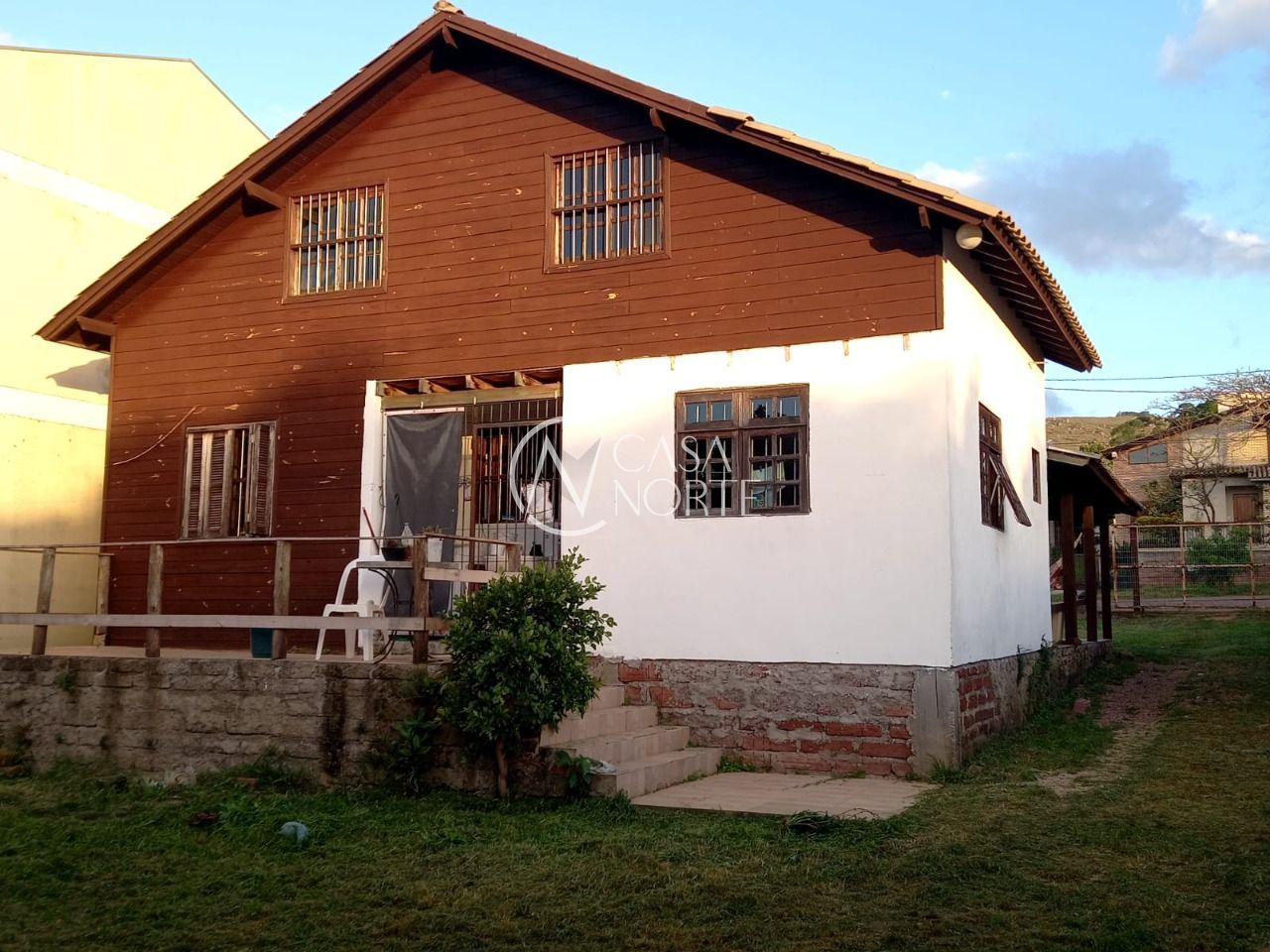 Casa à venda com 3 quartos, 100m², 3 vagas, Beco do Paladino no bairro Campo Novo em Porto Alegre