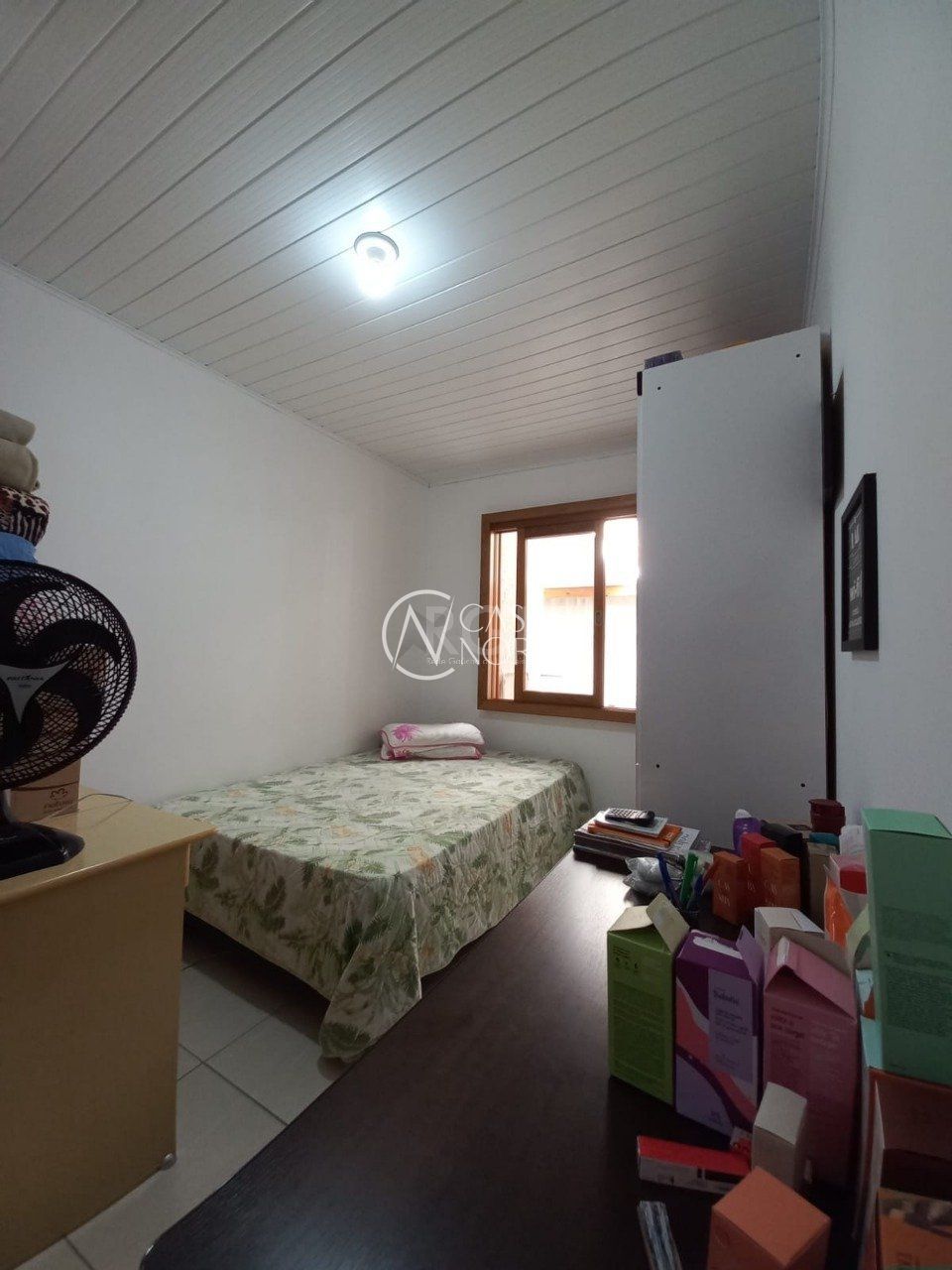 Casa à venda com 2 quartos, 47m², 1 vaga, Rua Attilio Bettio no bairro Aberta dos Morros em Porto Alegre