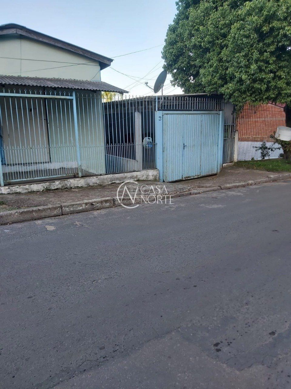 Terreno Comercial à venda  com 300m², Beco do David no bairro Lomba do Pinheiro em Porto Alegre