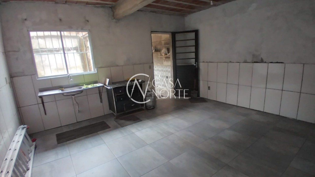 Sobrado à venda com 4 quartos, 150m², 1 vaga, Rua Doutor Antônio Mazzaferro Neto no bairro Hípica em Porto Alegre