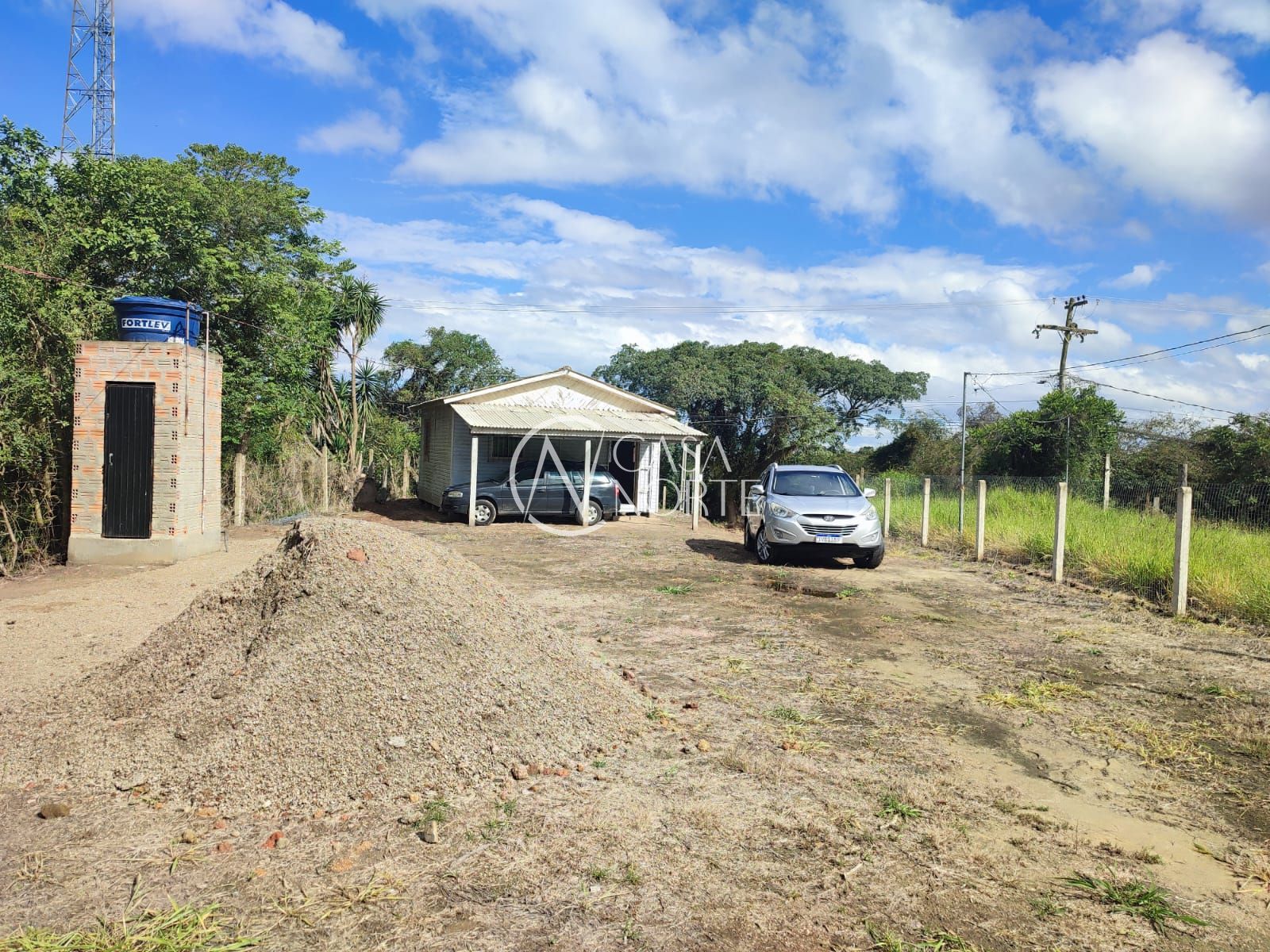 Terreno à venda  com 765m², Estrada da Taquara no bairro São Caetano em Porto Alegre