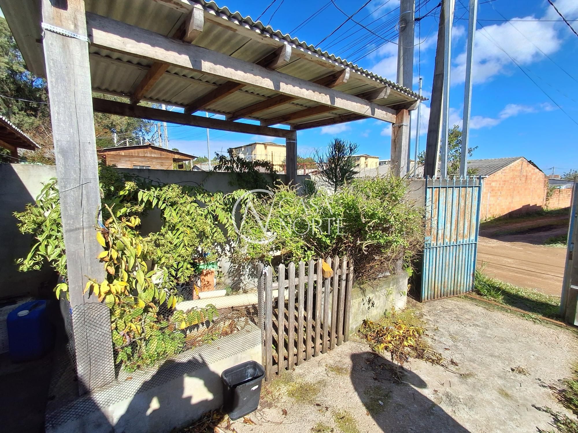 Casa à venda com 3 quartos, 170m², 1 vaga, Estrada Barro Vermelho no bairro Restinga em Porto Alegre