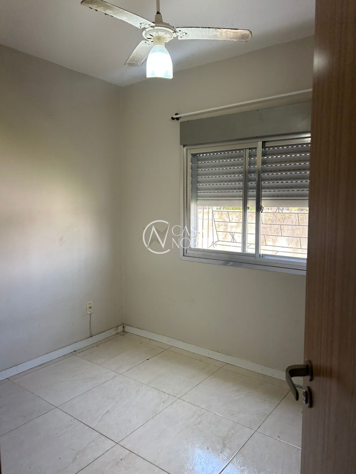 Apartamento à venda com 2 quartos, 45m², Rua David Cherman no bairro Restinga em Porto Alegre