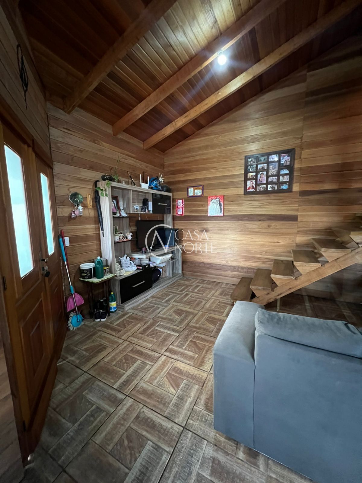 Casa à venda com 2 quartos, 120m², 1 suíte, 3 vagas, Rua Ipê-Roxo no bairro Restinga em Porto Alegre