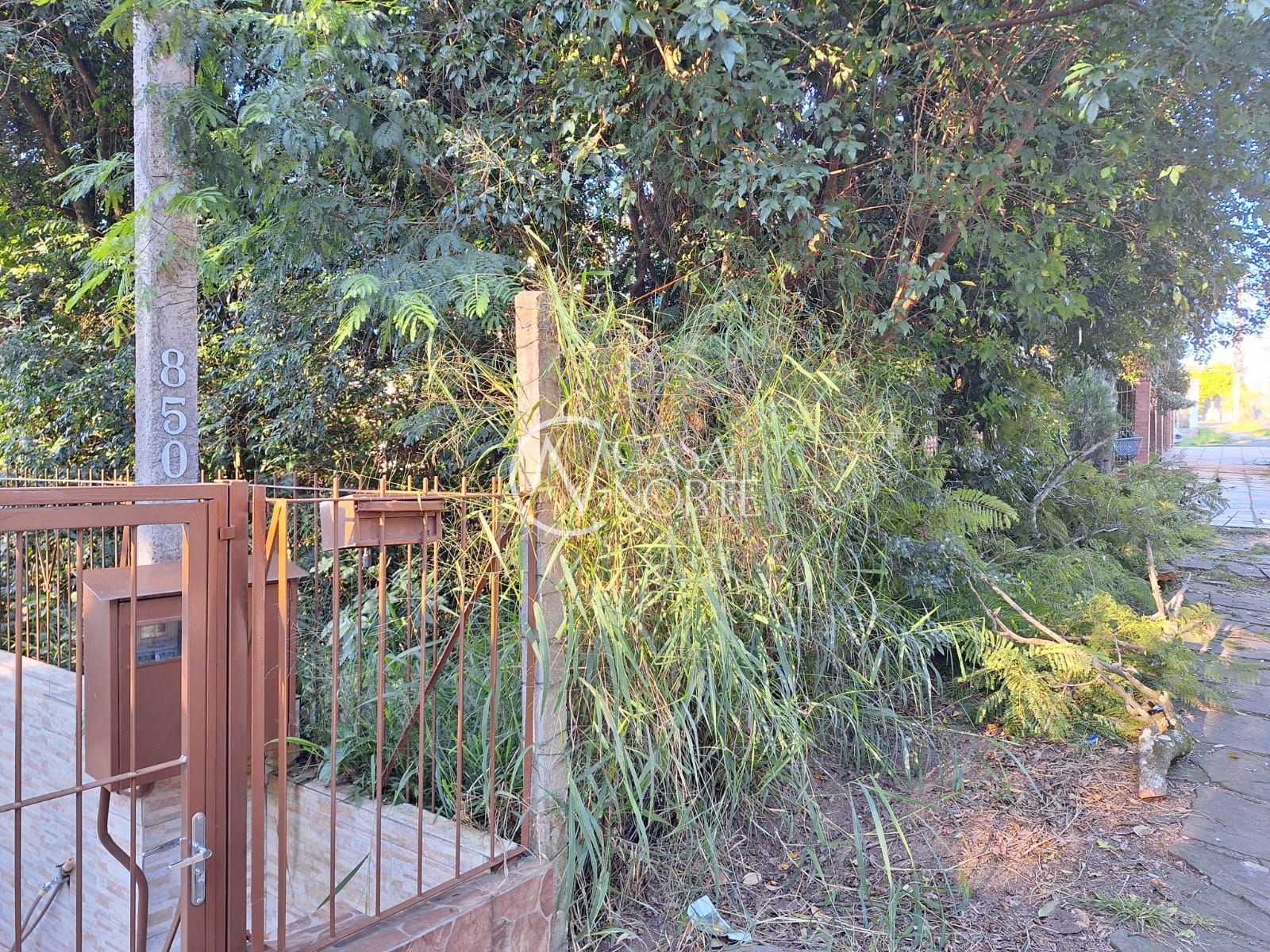 Terreno à venda  com 660m², Rua Amapá no bairro Vila Nova em Porto Alegre