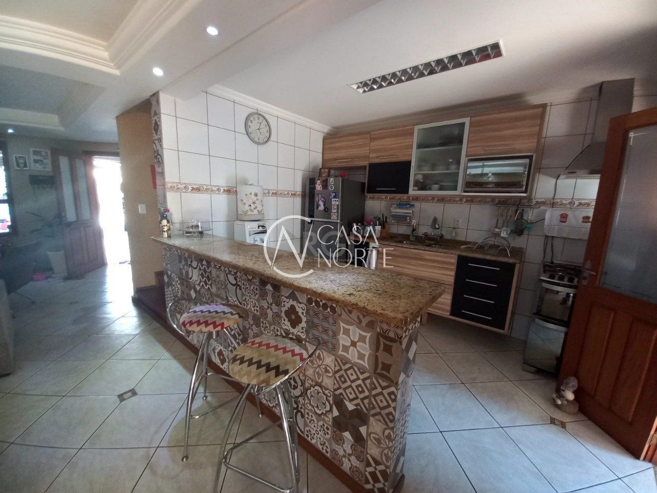 Sobrado à venda com 3 quartos, 200m², 1 suíte, 2 vagas, Rua Attilio Bettio no bairro Aberta dos Morros em Porto Alegre