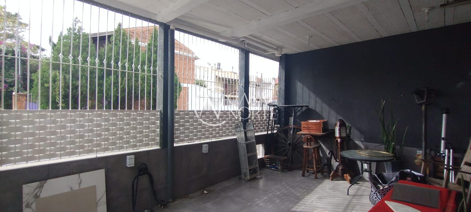 Casa à venda com 2 quartos, 100m², 1 suíte, 1 vaga, Rua Romano Rolando Botin no bairro Hípica em Porto Alegre