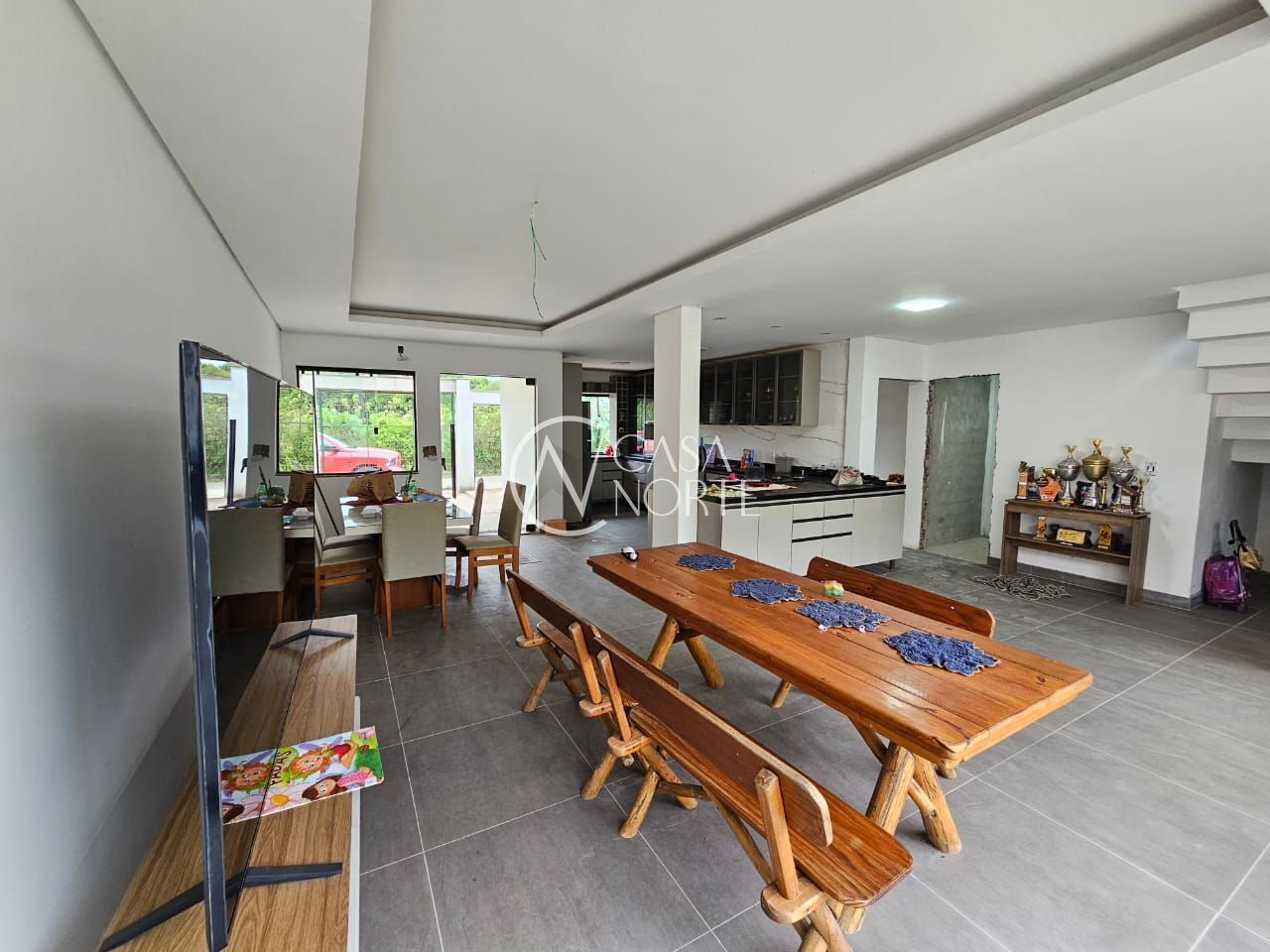 Casa à venda com 3 quartos, 80m², 1 suíte, 1 vaga, Rua Palmeira-Real no bairro Restinga em Porto Alegre