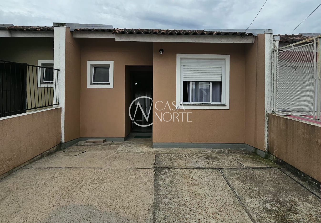 Casa à venda com 2 quartos, 38m², 2 vagas, Rua Solon Vieira Marques no bairro Restinga em Porto Alegre