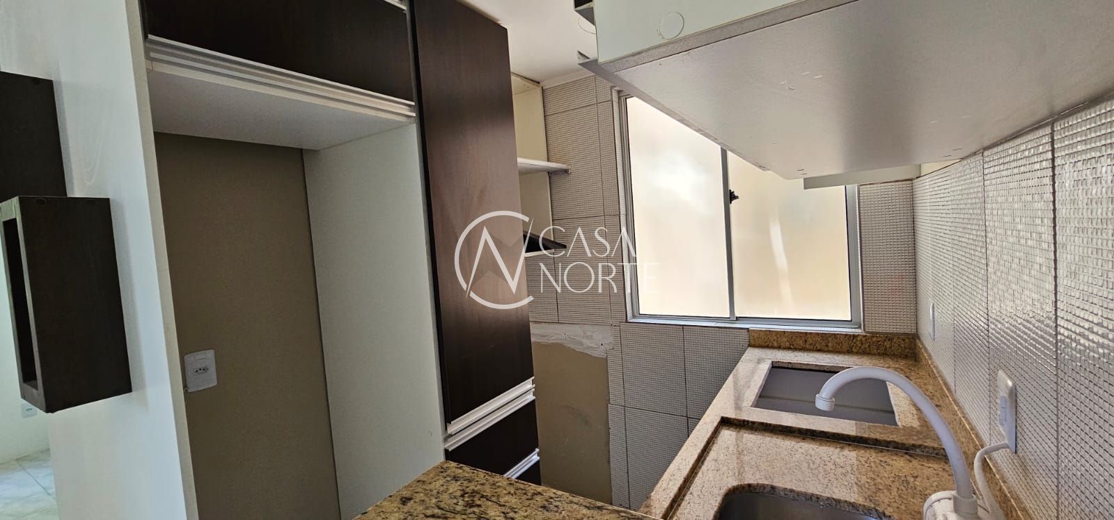 Apartamento à venda com 2 quartos, 38m², 1 vaga, Avenida João Antônio Silveira no bairro Lomba do Pinheiro em Porto Alegre