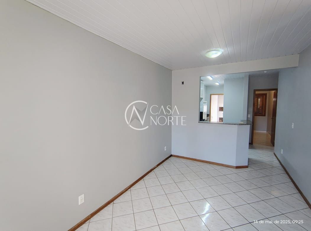 Casa à venda com 3 quartos, 60m², 2 vagas, Rua Irmão Firmino Biazus no bairro Hípica em Porto Alegre