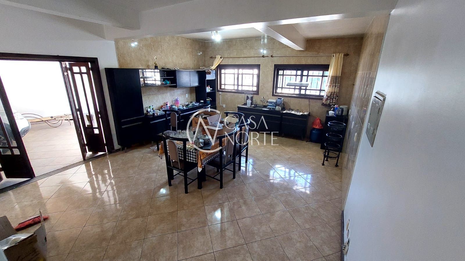 Casa à venda com 4 quartos, 80m², 1 suíte, 3 vagas, Rua Catarino Andreatta no bairro Vila Nova em Porto Alegre