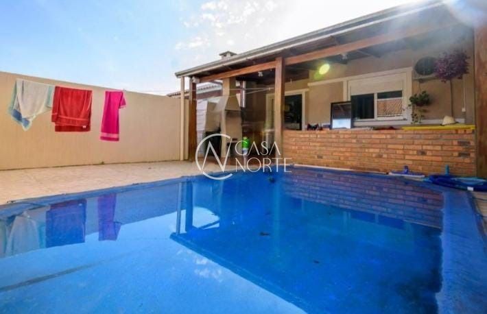 Casa à venda com 2 quartos, 51m², 1 vaga, Rua Carlos Maximiliano Fayet no bairro Hípica em Porto Alegre