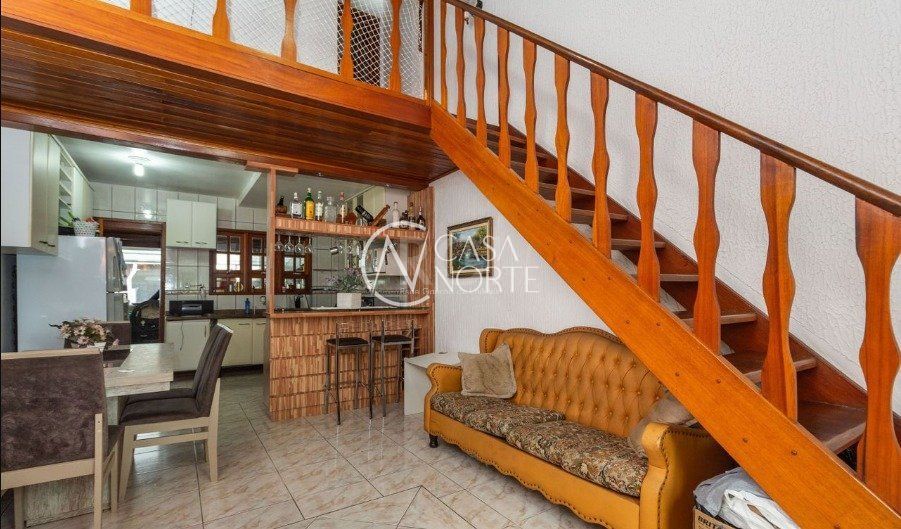 Casa à venda com 2 quartos, 136m², 2 vagas, Rua Álamo-Branco no bairro Restinga em Porto Alegre