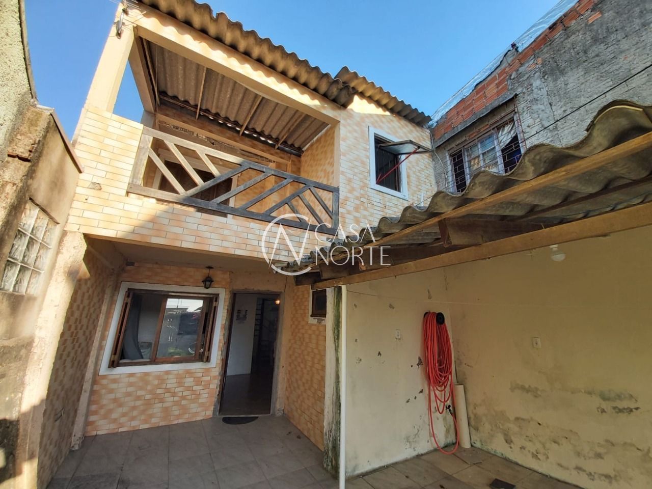 Casa à venda com 2 quartos, 100m², 1 suíte, 2 vagas, Rua Mário Vieira Marques no bairro Hípica em Porto Alegre