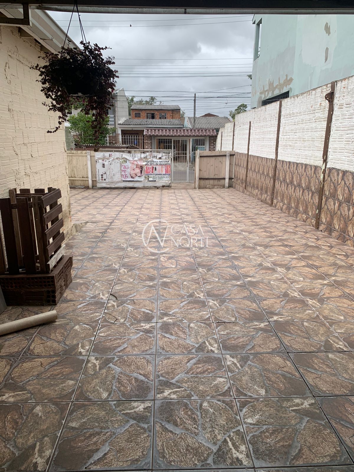 Casa à venda com 1 quarto, 30m², 2 vagas, Rua Elvira Dendena no bairro Hípica em Porto Alegre