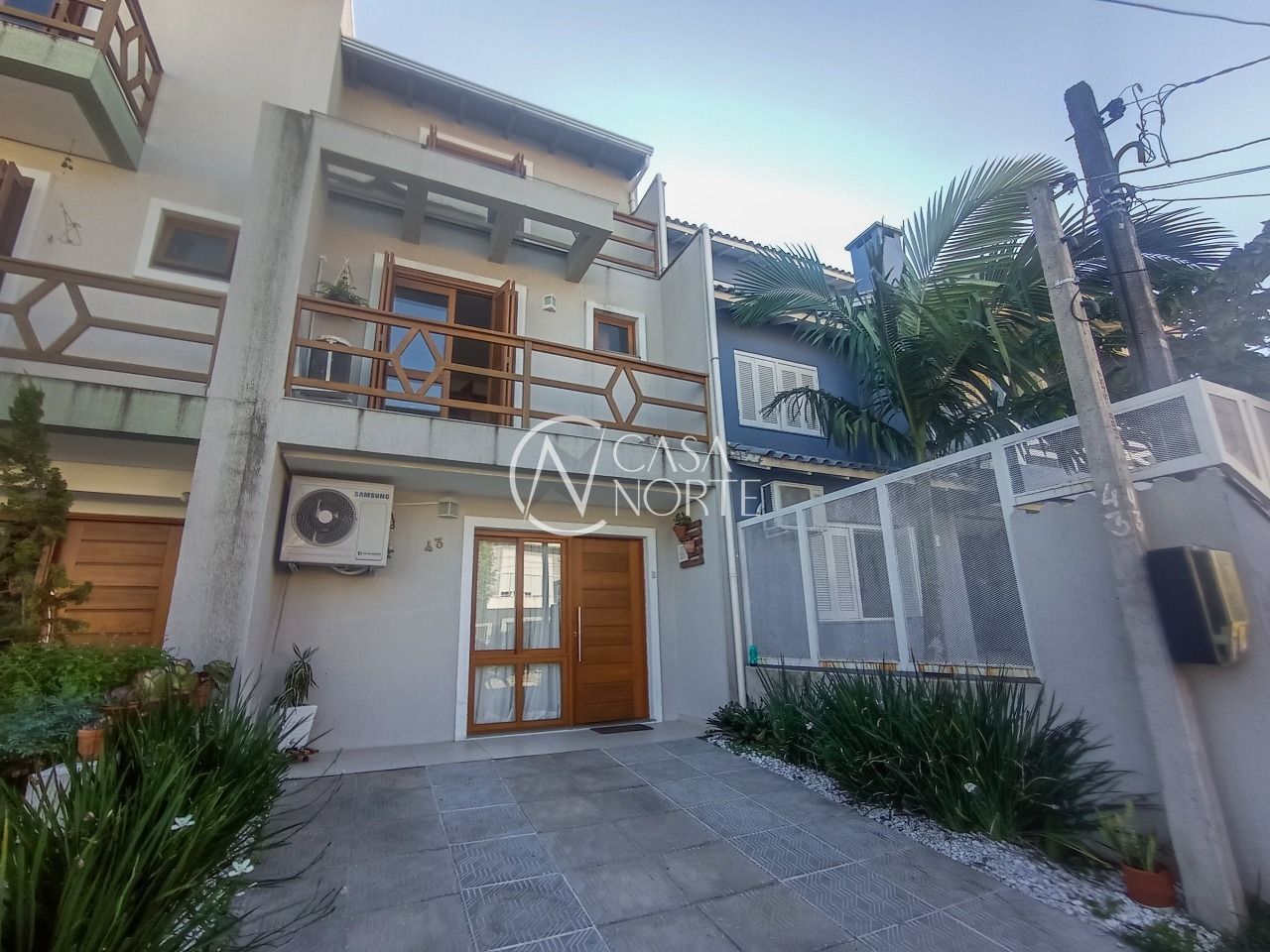 Casa à venda com 3 quartos, 115m², 1 suíte, 2 vagas, Rua Pau-Brasil no bairro Hípica em Porto Alegre
