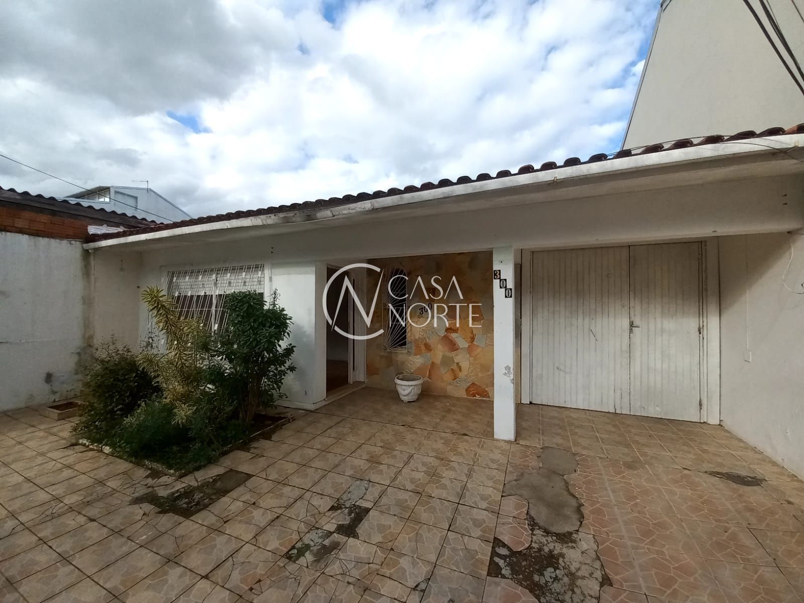 Casa à venda com 3 quartos, 160m², 1 suíte, 3 vagas, Avenida Celestino Bertolucci no bairro Aberta dos Morros em Porto Alegre