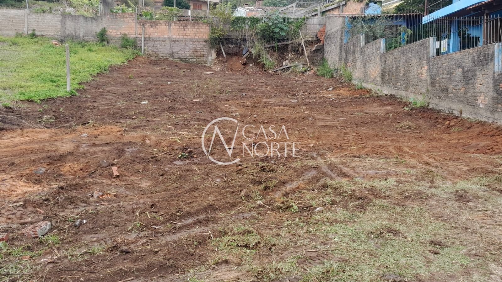 Terreno à venda  com 200m², Pedro Chaves Barcelos no bairro Vila Nova em Porto Alegre