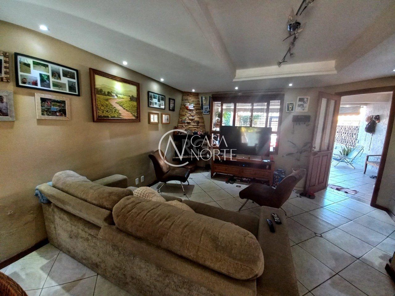 Sobrado à venda com 3 quartos, 200m², 1 suíte, 2 vagas, Rua Attilio Bettio no bairro Aberta dos Morros em Porto Alegre