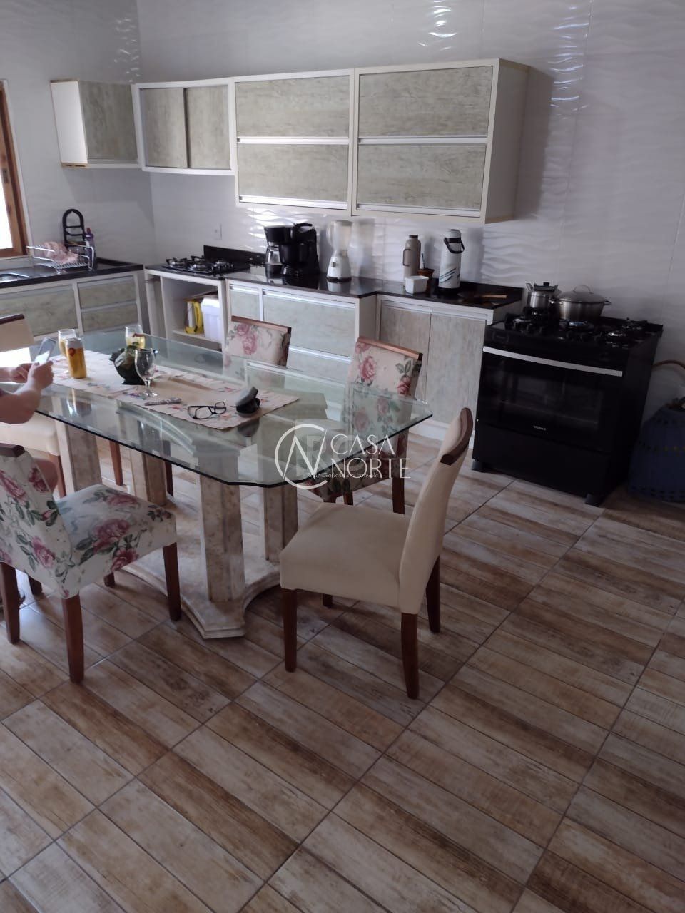 Casa à venda com 3 quartos, 100m², 2 vagas, Rua Carlos Wilson Schröder no bairro Hípica em Porto Alegre