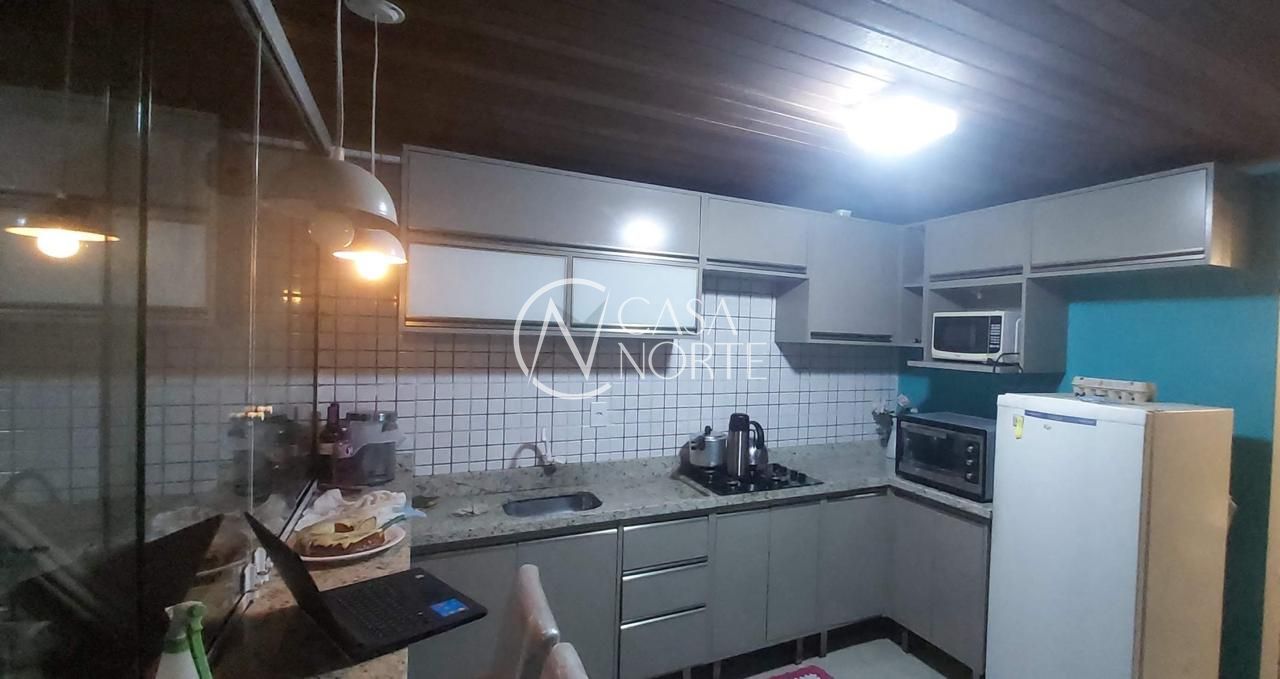Sobrado à venda com 2 quartos, 47m², 1 vaga, Avenida João Antônio Silveira no bairro Restinga em Porto Alegre