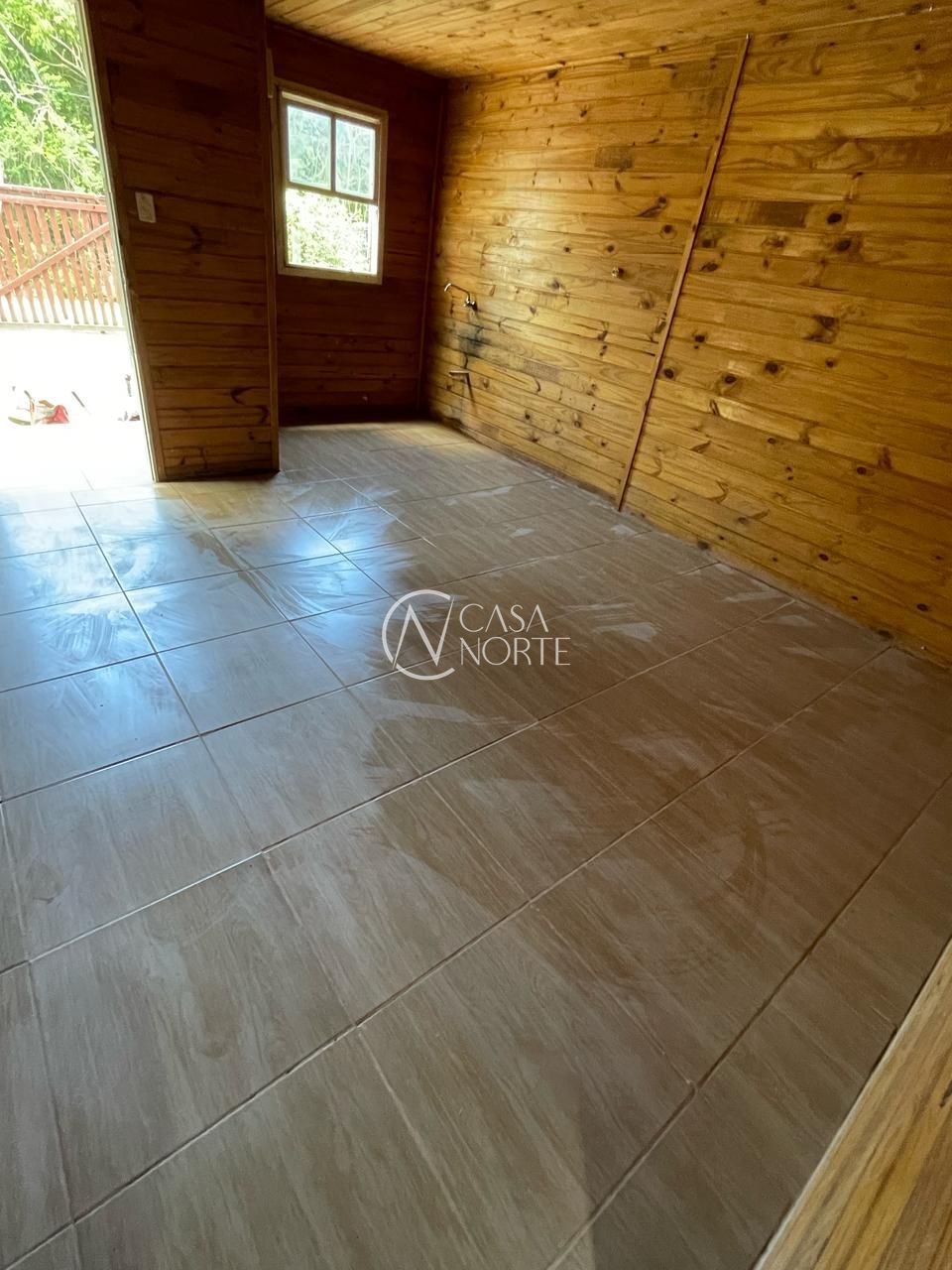 Casa à venda com 2 quartos, 30m², 2 vagas, Rua Associação Atlética Trienon no bairro Belém Novo em Porto Alegre