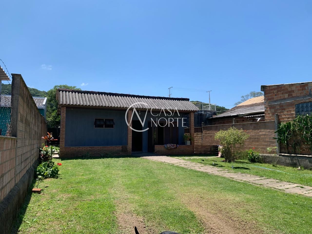 Casa à venda com 2 quartos, 80m², 3 vagas, Rua do Cerro no bairro Lageado em Porto Alegre