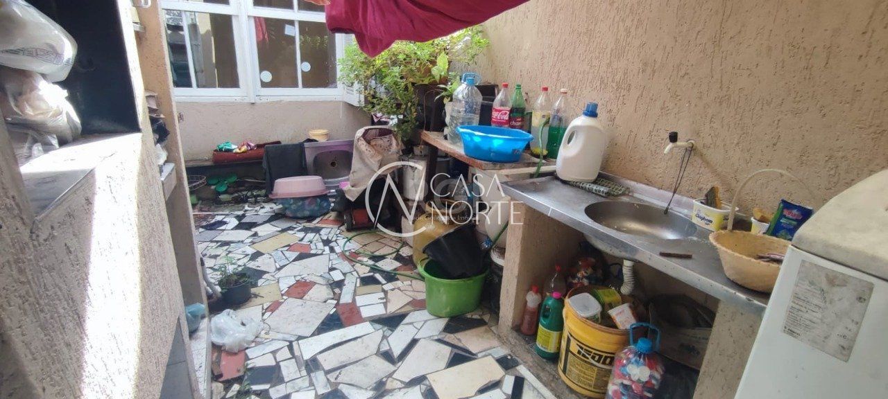 Casa à venda com 2 quartos, 75m², 1 suíte, 2 vagas, Rua Oscar Antunes de Oliveira no bairro Hípica em Porto Alegre