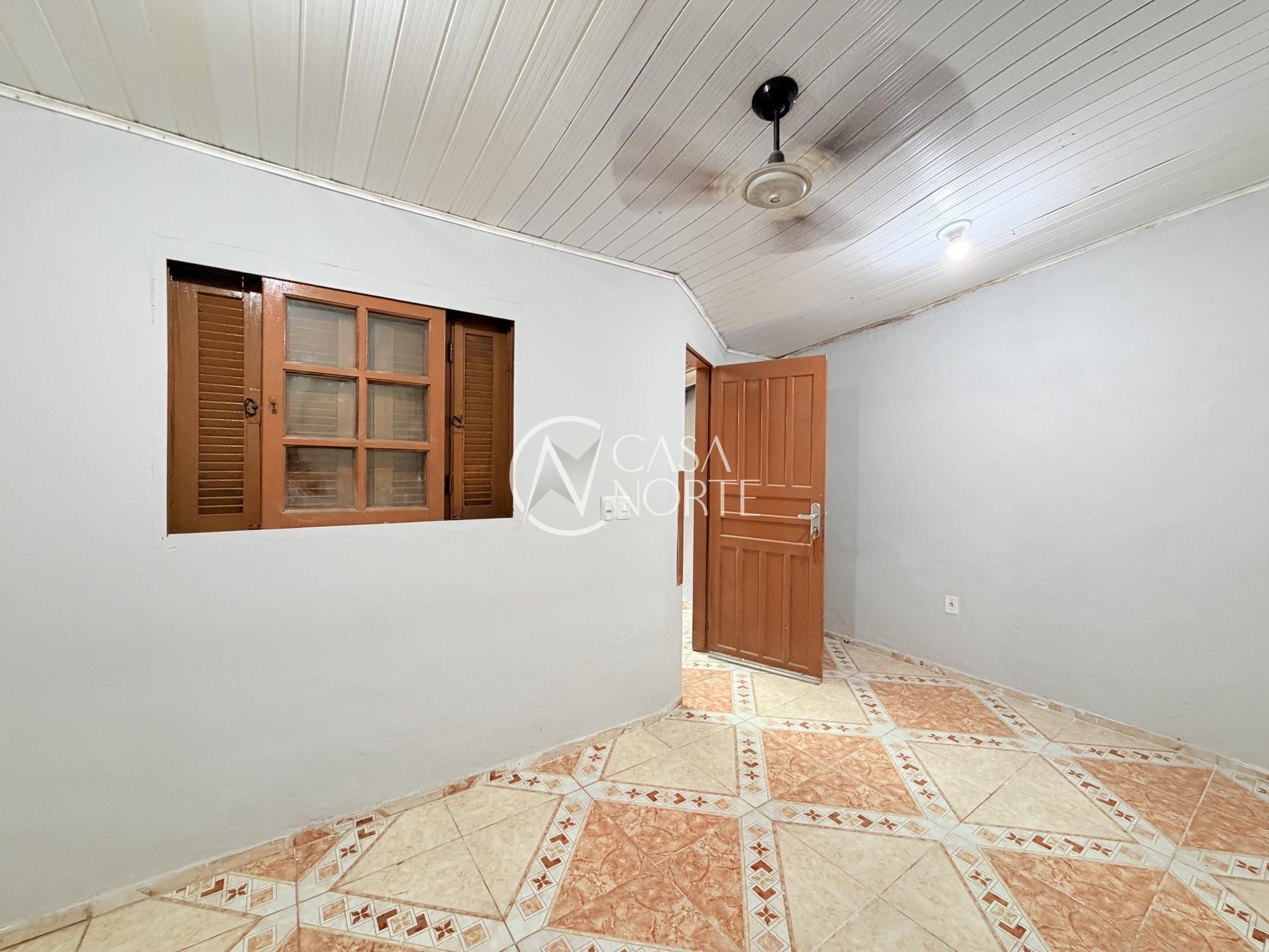 Casa à venda com 1 quarto, 38m², 3 vagas, Rua do Schneider no bairro Hípica em Porto Alegre