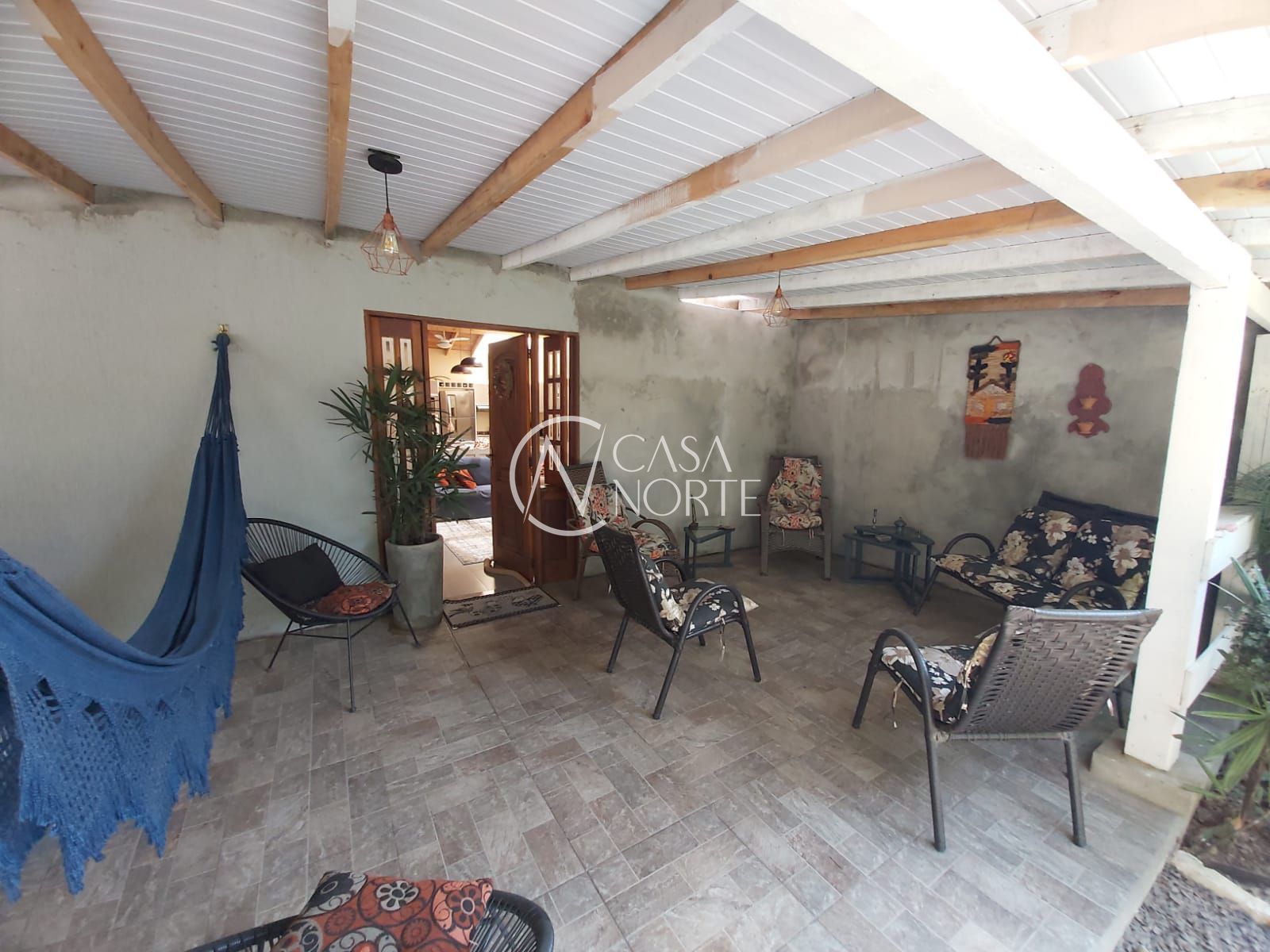 Casa à venda com 2 quartos, 110m², 2 vagas, Rua Brinco-De-Princesa no bairro Restinga em Porto Alegre