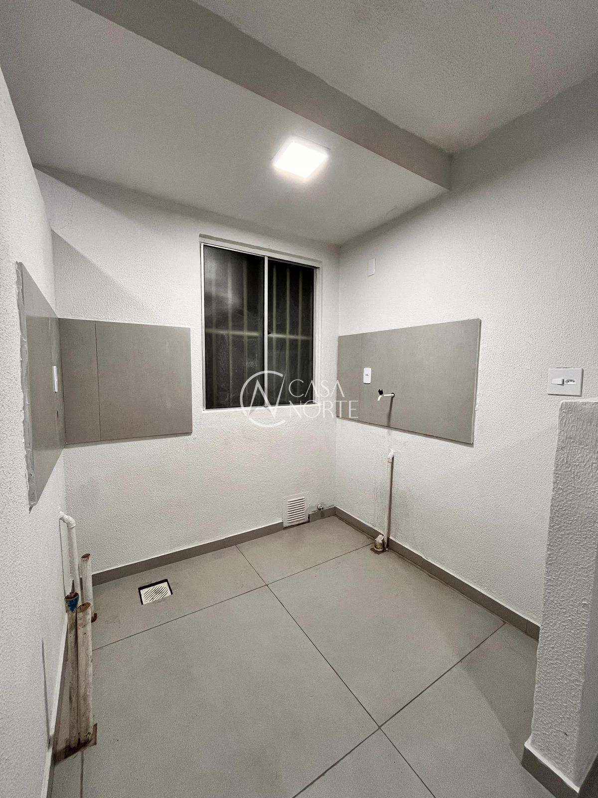 Apartamento à venda com 2 quartos, 38m², 1 vaga, Rua Capitão Pedroso no bairro Restinga em Porto Alegre