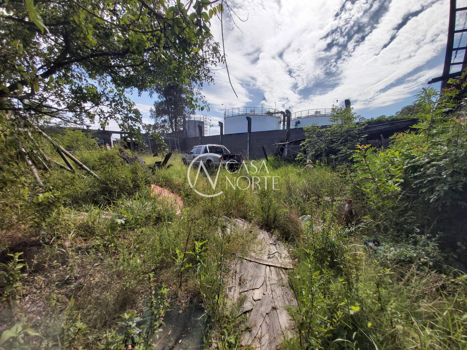 Terreno Comercial à venda  com 2616m², Estrada João de Oliveira Remião no bairro Lomba do Pinheiro em Porto Alegre