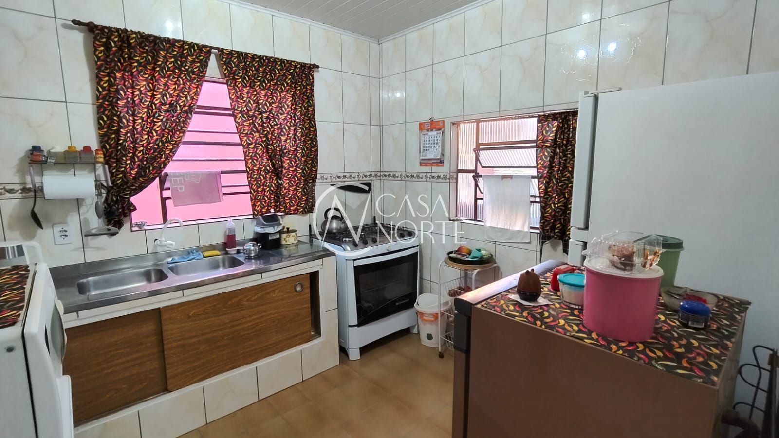 Casa à venda com 2 quartos, 70m², 1 vaga, Acesso C no bairro Restinga em Porto Alegre