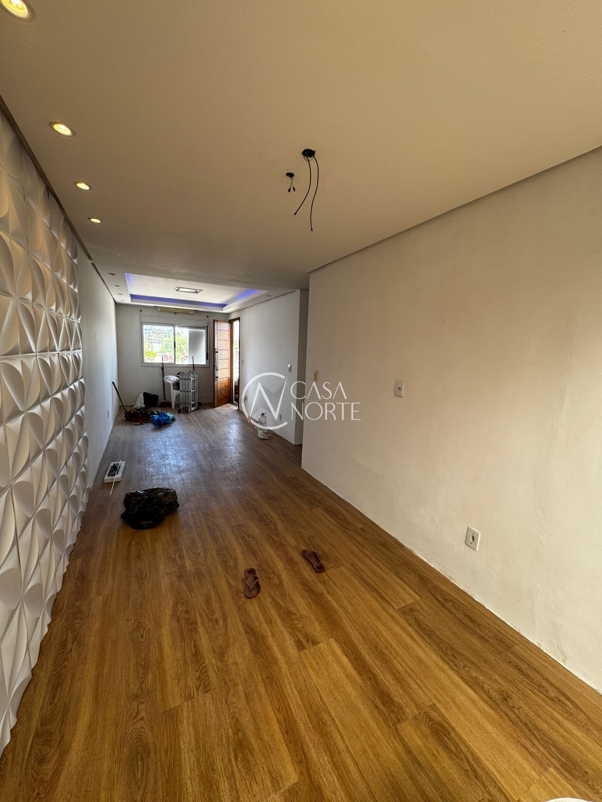 Casa à venda com 3 quartos, 106m², 2 vagas, Rua Ruth Totta no bairro Hípica em Porto Alegre